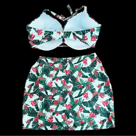 Victorias Secret Set Essentials Bombshell Add-2-Cups Push Up Bikini Top & Skirt - Picture 7 of 10